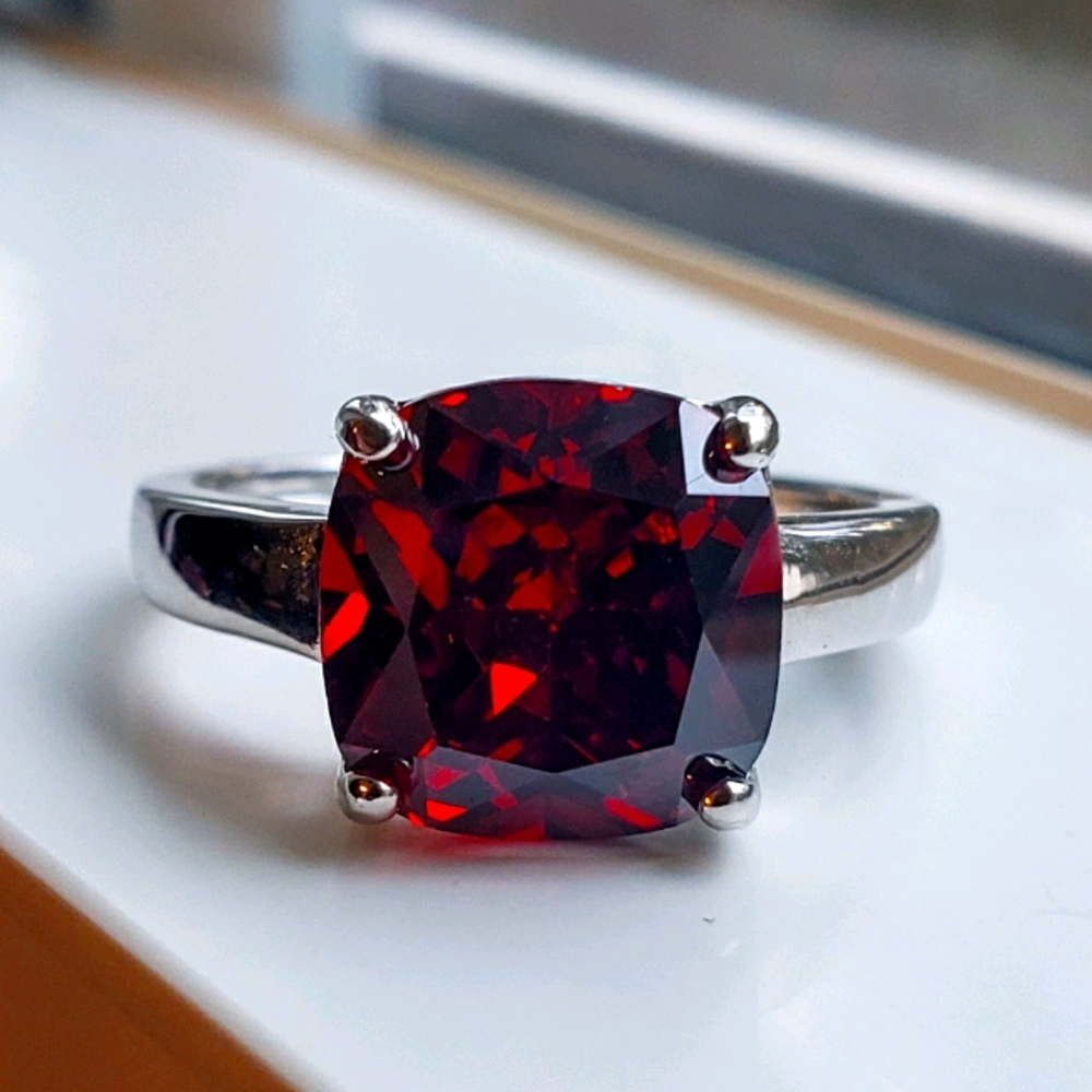 🆕️💍Cushion Cut Garnet CZ Ring NIB